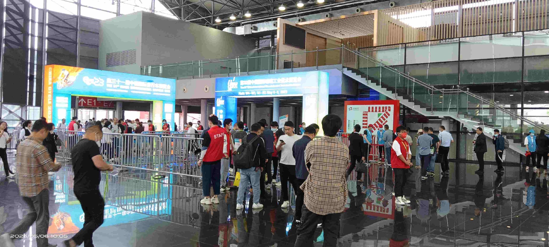 Shanghai glass exhibition.jpg